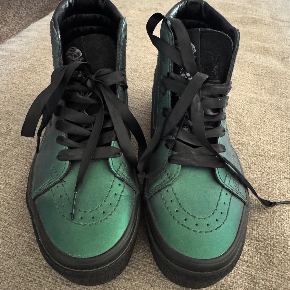 Slytherin hi top vans